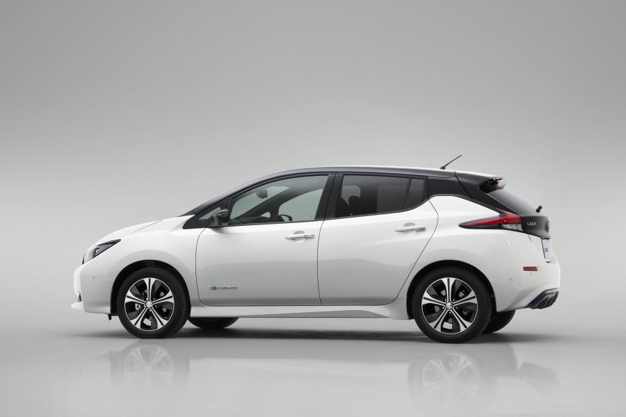  Nissan Leaf 2018 года  (JP) (фото 6 из 35)